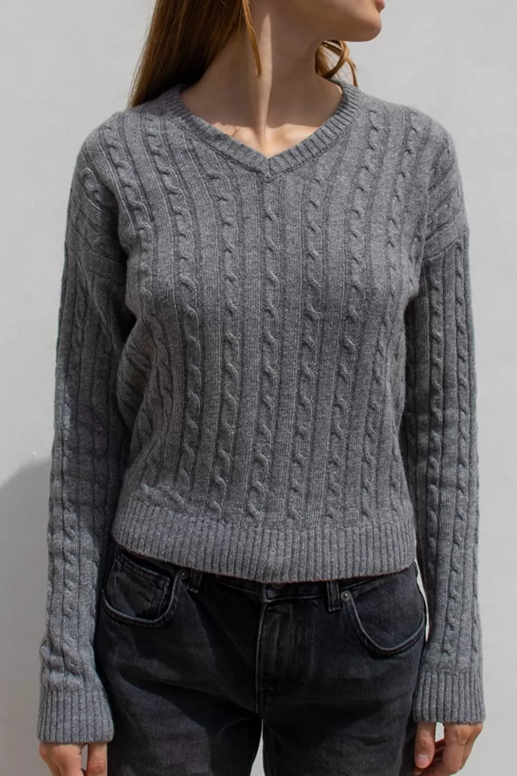 Fashion Cable-knit V- neck sweater Sweaters