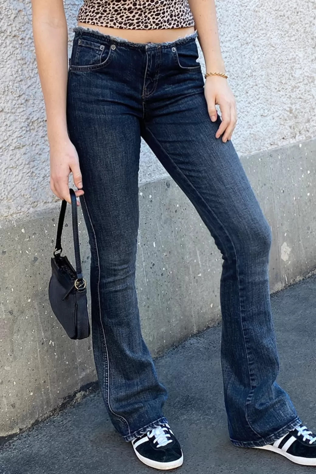 Store Low waist cut-off jeans Denim