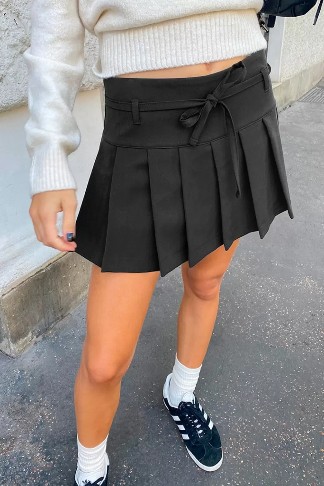 Outlet Pleated skirt Skirts